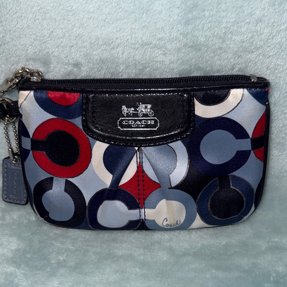 Coach Madison Scarf Print Optic Outline Wristlet. GUC.